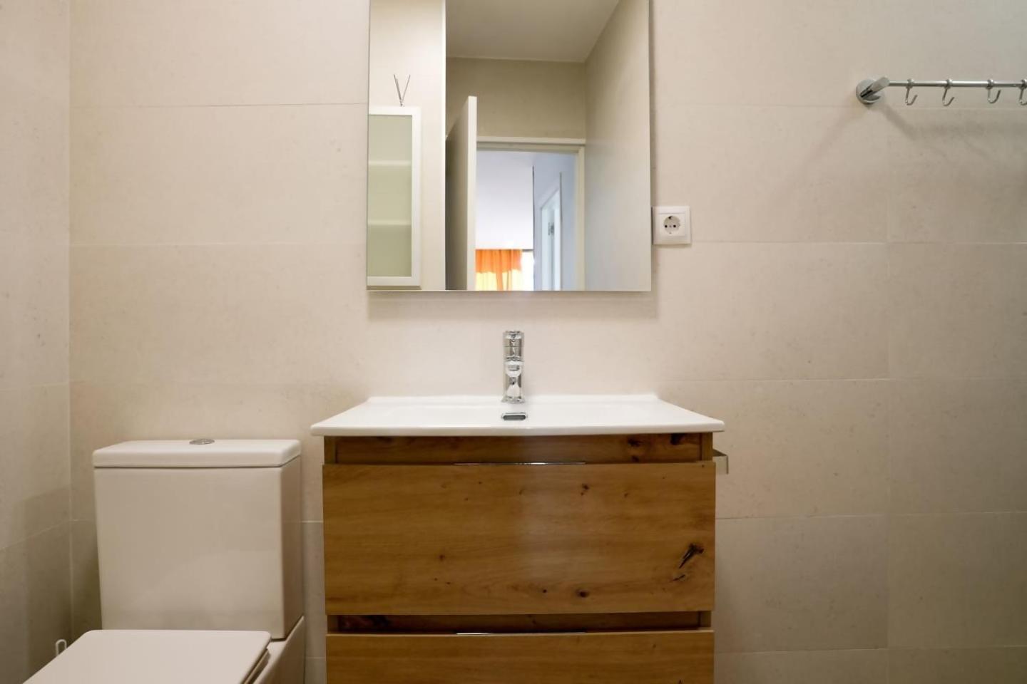Renovado Y Sofisticado En El Centro De Apartament